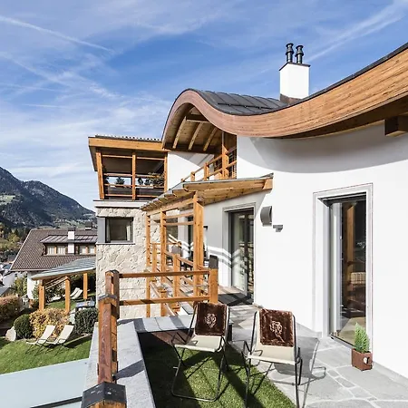Anna * Ortisei